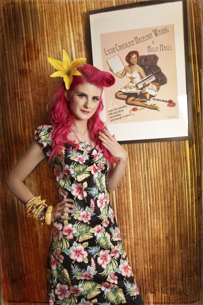 'Tiki Queen’ Miss Rockabilly-Belle Makeup at Hula Nails